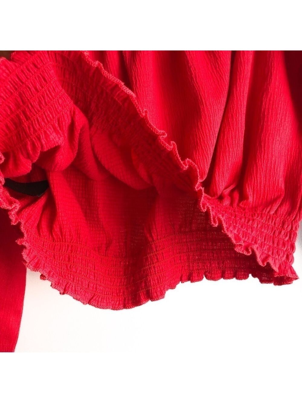 𝅺H&M Red Crop Peasant Top - Picture 4 of 5